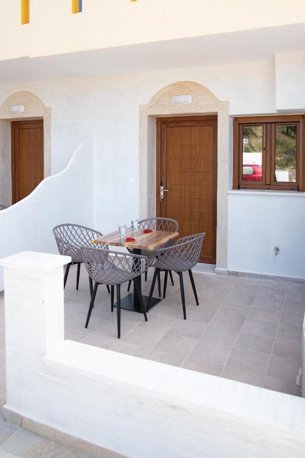 Naxos City Alta Vista Naxosアパートホテル エクステリア 写真