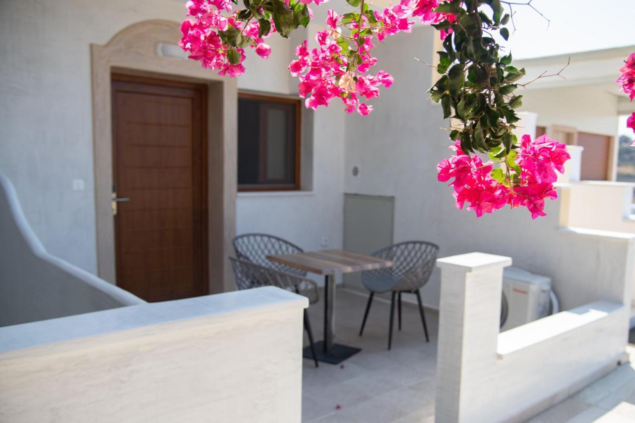 Naxos City Alta Vista Naxosアパートホテル エクステリア 写真